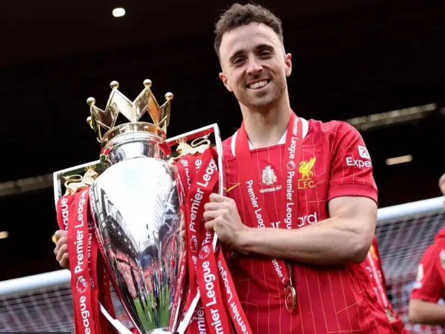 ලිවර්පූල් පාපන්දු ක්‍රීඩක ඩියෝගෝ ජෝටා මෝටර් රථ අනතුරකින් ජීවිතක්ෂයට