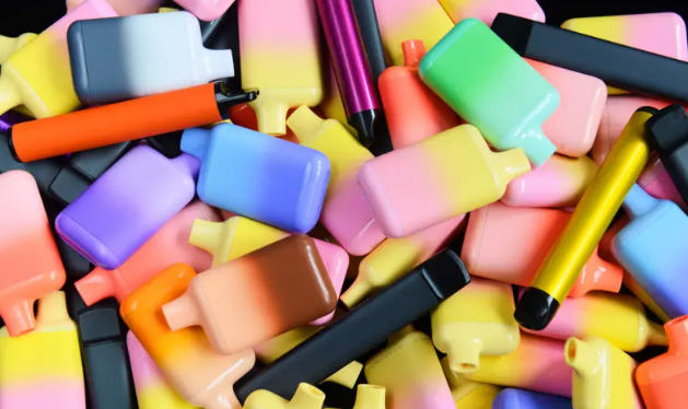 බොහෝ දරුවන් වේපින්වලට යොමු වන්නේ ඇයි සහ එය කොතරම් භයානක ද?