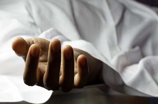 මාළු පාන් කෑල්ලක් උගුරේ සිරවී අයෙක් මරුට